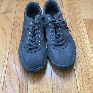 Men’s Penguin grey casual athletic sneaker